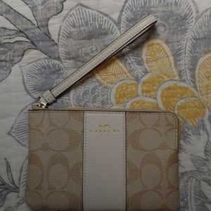 NWOT Coach wristlet